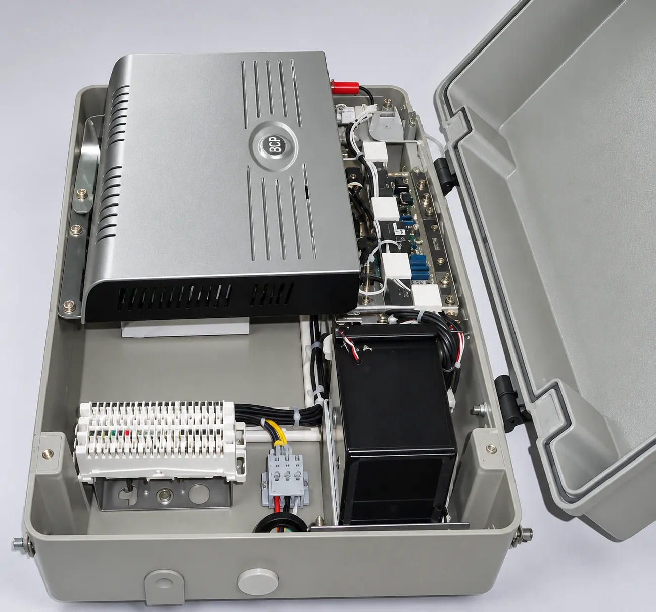 8-Port IAD Controller Outdoor Cabinet